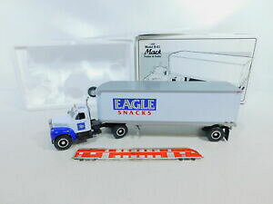 �y���������z�z�r�[�@�͌^�ԁ@�ԁ@���[�V���O�J�[ ���C�[�O���X�i�b�N