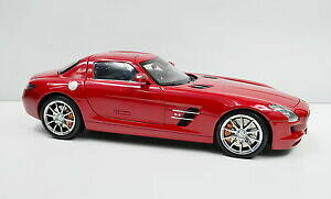 yzzr[@͌^ԁ@ԁ@[VOJ[ ZfXxcXP[mercedesbenz sls amg annee 2011 rouge echelle 118 de welly