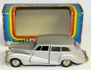 yzzr[@͌^ԁ@ԁ@[VOJ[ XP[Be[W[XCXVo[fsakura echelle 143 vintage 7 rolls royce silver wraith argent voiture modele