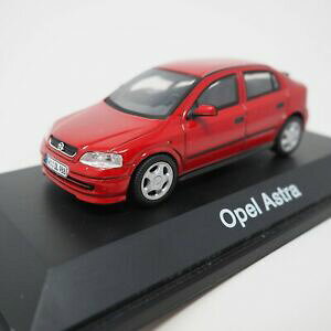 �y���������z�z�r�[�@�͌^�ԁ@�ԁ@���[�V���O�J�[ schuco 143 opel astra rouge