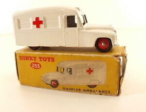 yzzr[@͌^ԁ@ԁ@[VOJ[ {bNXdinky toys gb n 253 daimler ambulance en boite