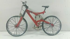 �y���������z�z�r�[�@�͌^�ԁ@�ԁ@���[�V���O�J�[ ���^���o�C�N�J���[fahrradmodell velo metal mtb 24x14 cm couleur rouge