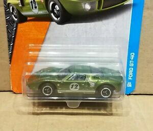 yzzr[@͌^ԁ@ԁ@[VOJ[ }b`tH[h{fBfJ[hmatchbox ford gt40, vert corps jouet modele, comme neuf on card
