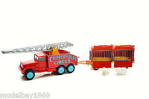 yzzr[@͌^ԁ@ԁ@[VOJ[ R[M[N[ZbgP[Wcorgi gift set 12 chipperfield crane amp; animaux cage