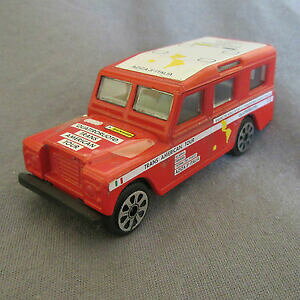 �y���������z�z�r�[�@�͌^�ԁ@�ԁ@���[�V���O�J�[ �����h���[�o�[�g�����X�A�����J�c�A�[9e burago 4171 land rover trans american tour 147