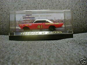 yzzr[@͌^ԁ@ԁ@[VOJ[ [VOJ[eBX^[i[XP[fnascar legends of racing curtis turner 143 scale model