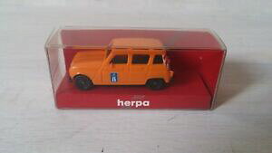 �y���������z�z�r�[�@�͌^�ԁ@�ԁ@���[�V���O�J�[ ���m�[renault 4 autoroute herpa