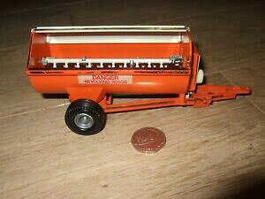 �y���������z�z�r�[�@�͌^�ԁ@�ԁ@���[�V���O�J�[ �n���[�h�r���e�[�W�_�C�J�X�g���f��britains howard rotaspreader 155 vintage diecast modele agricole 1980
