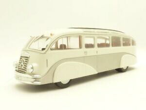 �y���������z�z�r�[�@�͌^�ԁ@�ԁ@���[�V���O�J�[ �o�X�o�X�����Z�f�X�z���C�gbus autobus mercedes lo3100 blanc 143