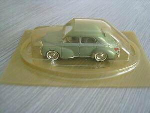 �y���������z�z�r�[�@�͌^�ԁ@�ԁ@���[�V���O�J�[ ���m�[�u���X�^�[�p�b�Nancienne voiture solido 143 renault 4 cv, sous blister