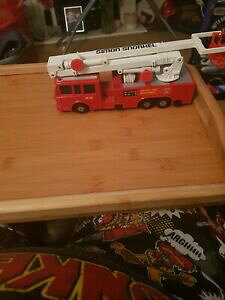 �y���������z�z�r�[�@�͌^�ԁ@�ԁ@���[�V���O�J�[ �}�b�`dinky et matchbox fire engine