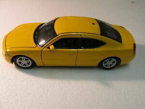 yzzr[@͌^ԁ@ԁ@[VOJ[ ~j`AXP[welly jaune dodge chargeur daytona rt 124 a lechelle miniature dc2625