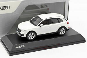 �y���������z�z�r�[�@�͌^�ԁ@�ԁ@���[�V���O�J�[ �A�E�f�B�z���C�g�A�C�r�Xaudi q5 ibis blanc 143 iscale