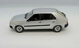 yzzr[@͌^ԁ@ԁ@[VOJ[ lbg[Nm[28795 ixo altaya renault 14 gtl argent 143