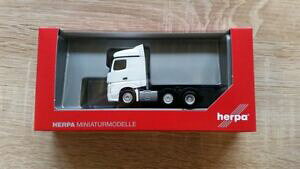 �y���������z�z�r�[�@�͌^�ԁ@�ԁ@���[�V���O�J�[ �A�N�g���Xherpa 305174003 187 mb actros streamspace 6x2 zugmaschine blanc neuf