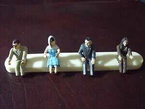 yzzr[@͌^ԁ@ԁ@[VOJ[ hCohCoyL4 figurines 143 set 1 conducteurs car drivers vroom a peindre