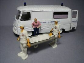 【送料無料】ホビー　模型車　車　レーシングカー レスキューセット4 figurines 143 set 375 les ambulanciers vroom unpainted rescue norev