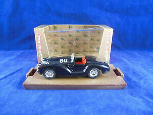 �y���������z�z�r�[�@�͌^�ԁ@�ԁ@���[�V���O�J�[ �u���b�N���[�X�X�P�[���t�F���[���X�|�[�cbrumm r67 1940 ferrari 815 sport en noir hp 75 racing 66 echelle 143