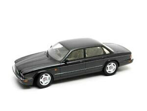 yzzr[@͌^ԁ@ԁ@[VOJ[ WK[XP[XP[fjaguar xj r x300 1995 en noir echelle 118 par culte scale models cml0521