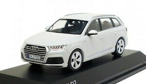 yzzr[@͌^ԁ@ԁ@[VOJ[ _CJXgAEfBmodellino auto scala 143 diecast modellismo statico nuovo audi q7