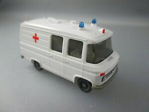 �y���������z�z�r�[�@�͌^�ԁ@�ԁ@���[�V���O�J�[ wiking mb 406 ambulance, blanc ssk50