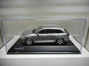 yzzr[@͌^ԁ@ԁ@[VOJ[ AEfBfB[[audi q7 silver iscale dealer 143