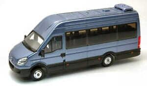 �y���������z�z�r�[�@�͌^�ԁ@�ԁ@���[�V���O�J�[ �~�j�o�X���f��iveco minibus blue 143 model ros