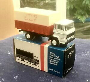 �y���������z�z�r�[�@�͌^�ԁ@�ԁ@���[�V���O�J�[ �X�P�[�����C�I��echelle 150 lion car daff 2300