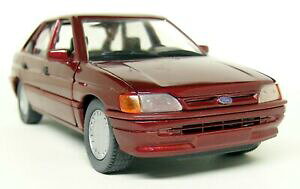 �y���������z�z�r�[�@�͌^�ԁ@�ԁ@���[�V���O�J�[ �t�H�[�h�G�X�R�[�g�M�A�r���e�[�W�_�C�J�X�g���f��schabak echelle 124 ford escort mk5 ghia rouge fonce vintage diecast voiture modele