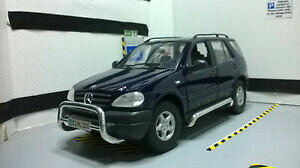 yzzr[@͌^ԁ@ԁ@[VOJ[ ZfX118 mercedes ml320 amg maisto