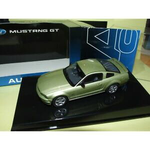 yzzr[@͌^ԁ@ԁ@[VOJ[ tH[hX^OO[ford mustang gt 2005 vert pale autoart 143