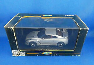 �y���������z�z�r�[�@�͌^�ԁ@�ԁ@���[�V���O�J�[ �V���o�[�{�b�N�Xebbro nissan gt r silver 44100 neuve dans sa boite 143