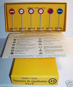 yzzr[@͌^ԁ@ԁ@[VOJ[ AgXTCl[W{bNXdinky toys atlas panneaux de signalisation ville ref 40 143 in box