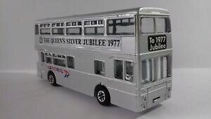 yzzr[@͌^ԁ@ԁ@[VOJ[ oXoXVo[Wr[autobus bus dinky toys 297 the queens silver jubilee 1977 12,5cms