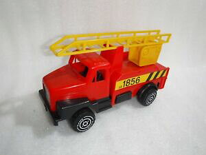 yzzr[@͌^ԁ@ԁ@[VOJ[ vX`bNtBhplasto plastique fire engine, made in finland