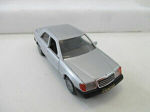 �y���������z�z�r�[�@�͌^�ԁ@�ԁ@���[�V���O�J�[ �J�[�\�����f���x���ccurseur modele 135 1084 mercedesbenz 200300e wt9950