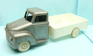 �y���������z�z�r�[�@�͌^�ԁ@�ԁ@���[�V���O�J�[ �o�U�[���g���b�N�v���X�`�b�N�t�����X15982 plastique france jouet de bazar camion plateau 25 cms