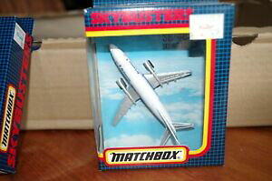 yzzr[@͌^ԁ@ԁ@[VOJ[ }b`{[COu^jA{bNXmatchbox skybusters avion sb40 boeing 737 300 britannia neuf en boite