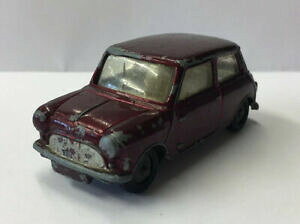 yzzr[@͌^ԁ@ԁ@[VOJ[ re[W[X~j}Ci[vintage corgi toys morris mini minor maroon playworn 7cm in length