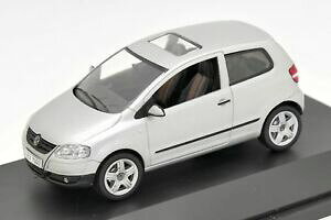 yzzr[@͌^ԁ@ԁ@[VOJ[ {bNXftHNX[QtHbNXschuco 143 volkswagen fox 819901107 avec sa boite