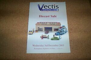 �y���������z�z�r�[�@�͌^�ԁ@�ԁ@���[�V���O�J�[ �J�^���O�}�b�`�y�[�Wgros catalogue anglais voiture 143e matchbox de 2003 amp; 100 pages