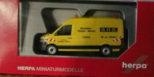 �y���������z�z�r�[�@�͌^�ԁ@�ԁ@���[�V���O�J�[ �{�b�N�Xherpa 094771 vw crafter encadre hd bas