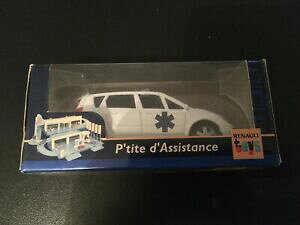 yzzr[@͌^ԁ@ԁ@[VOJ[ ~j`AJ[m[ZjbN^CgAVX^XC`voiture miniaturerenault scenic ambulance ptite dassistancenorev 3 inches