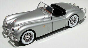 yzzr[@͌^ԁ@ԁ@[VOJ[ WK[[hX^[Vo[fjaguar xk 120 roadster 1948 silver 124 model 22018s bburago