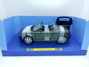 yzzr[@͌^ԁ@ԁ@[VOJ[ [hX^[revell audit tt roadster green 118