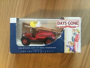 �y���������z�z�r�[�@�͌^�ԁ@�ԁ@���[�V���O�J�[ �f�j�Xdays gone dennis fire engine