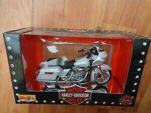 yzzr[@͌^ԁ@ԁ@[VOJ[ NVbNzCgn[[_rbh\I[goCOCh118 maisto classic 2002 fltr road glide blanc harley davidson moto velo