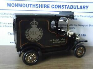 yzzr[@͌^ԁ@ԁ@[VOJ[ R[hftH[h@lledo pv06 code 3, modele t ford van, monmouthshire constabulary, cert 18150