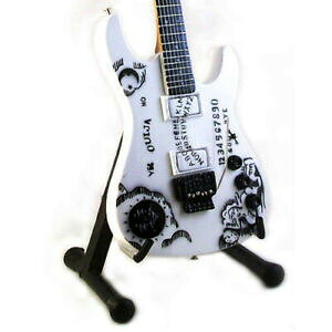 yzzr[@͌^ԁ@ԁ@[VOJ[ ~jM^[^JJ[Nnbg66781 mini guitar metallica kirk hammett ouija