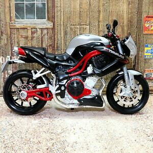【送料無料】ホビー 模型車 車 レーシングカー チタニウムスケールモデルバイクbenelli tornado naked tre titane 112 echelle diecast model toy moto velo